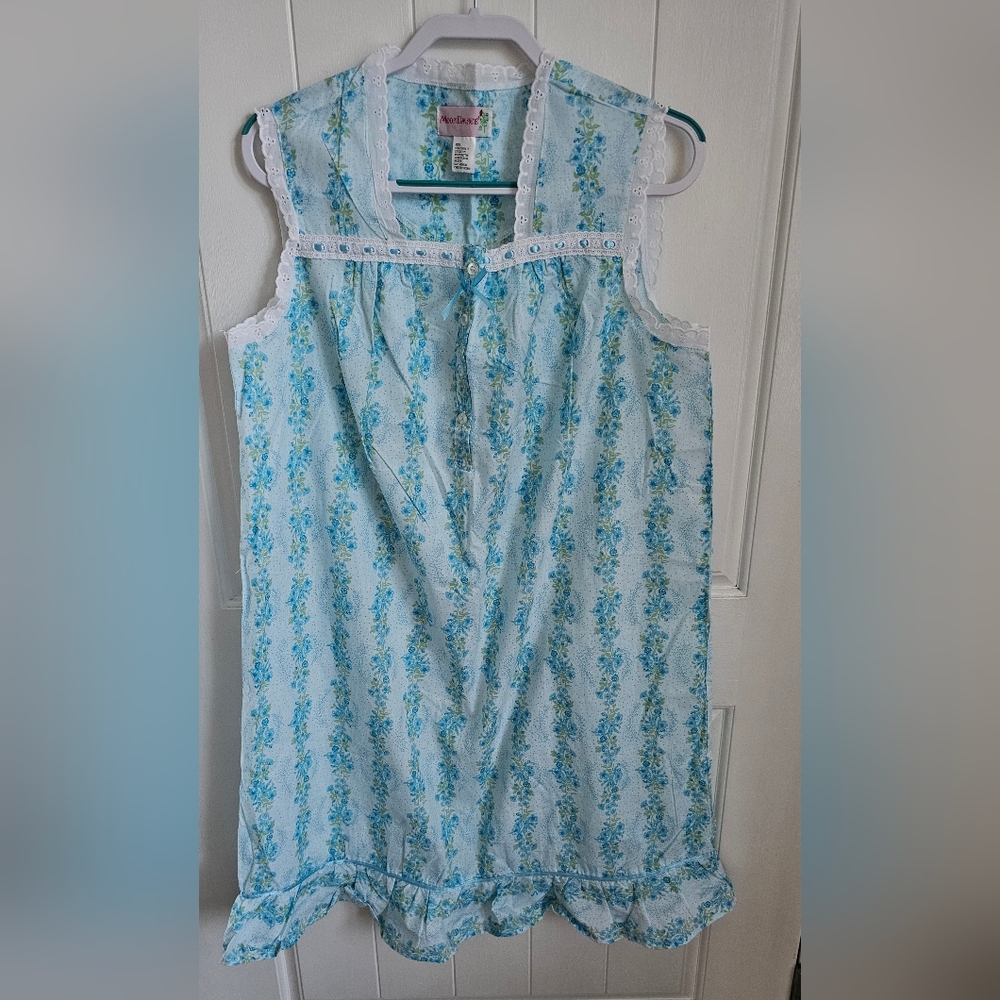 NWOT MOON DANCE Women's Short Sleeve Floral, Eyelet Lace Nightgown